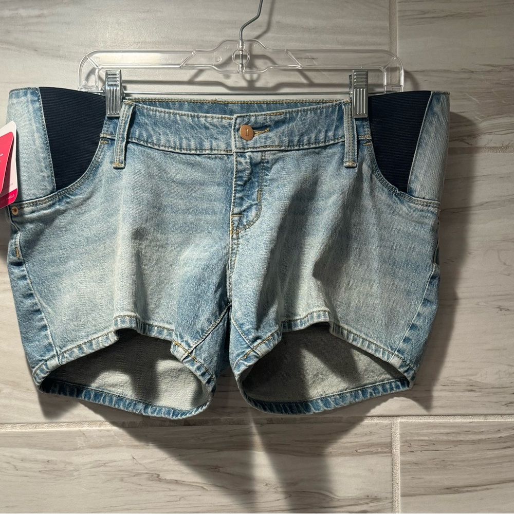 Isabel Maternity by Ingrid & Isabel Women's Maternity Jean Shorts Size 8 NWT